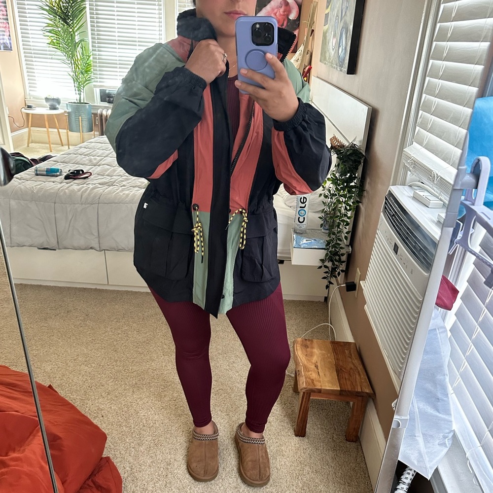 Fabletics jacket the khloe edit LAST ONE NOT RESTOCKING! - Picture 5 of 8